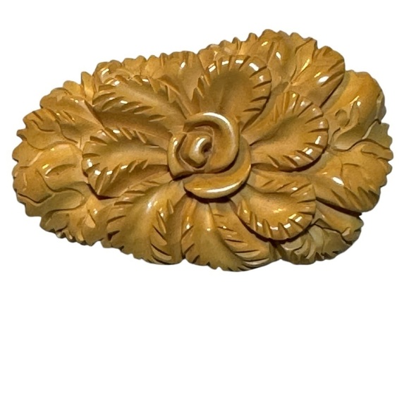 Vintage 30’s & 40’s Butterscotch Bakelight Clip - Picture 1 of 4